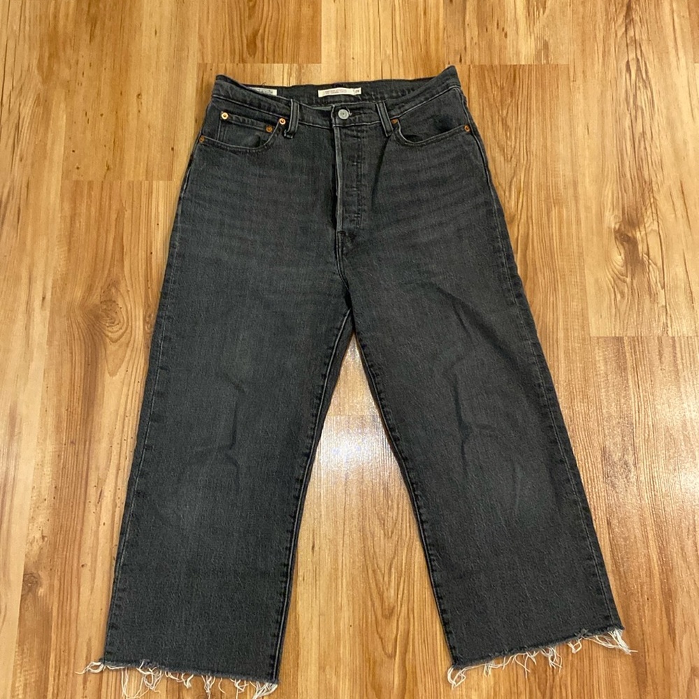 ♥️ HOST PICK ♥ LEVIS Premium Ribcage Straight 29W x 21L PETITE cropped high rise